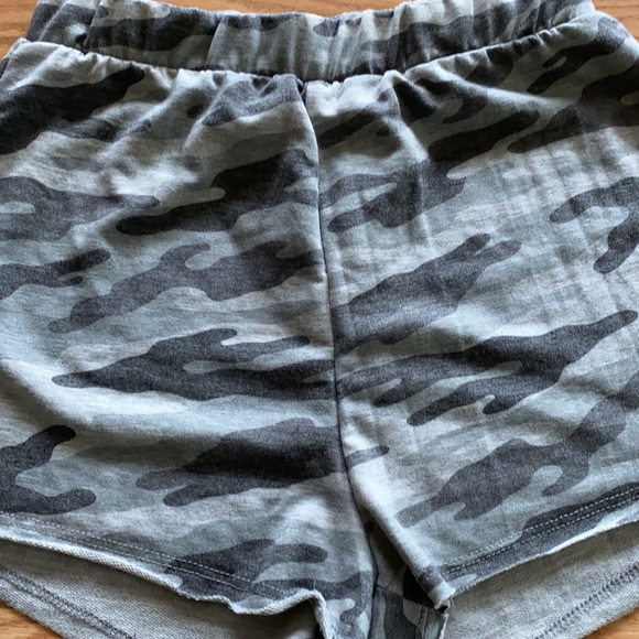 Camo Comfy Shorts - Picture 2 of 3